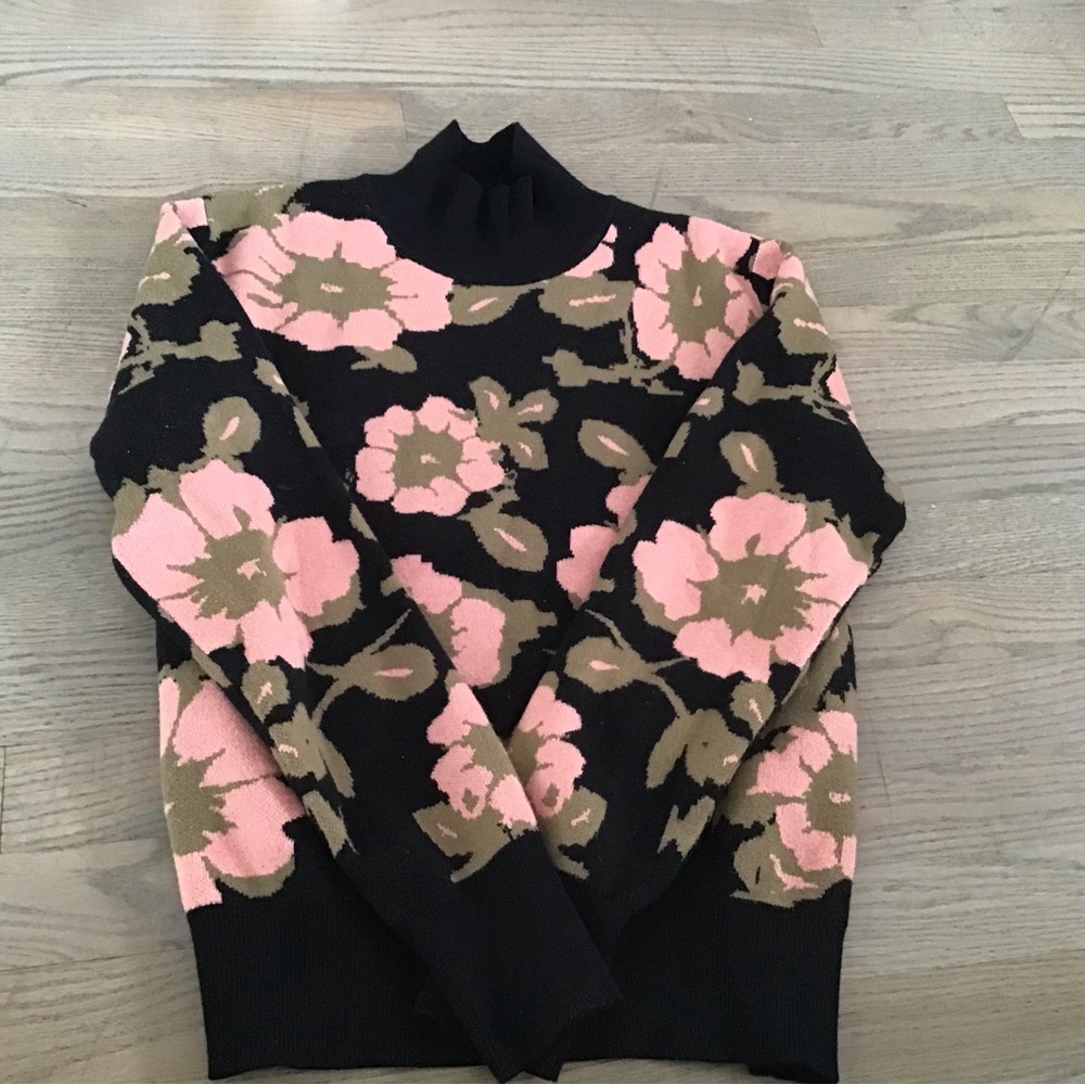 Flower print sweater